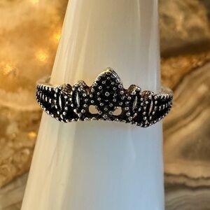 3202 Intricate Silver and Black Tiara Women's Ring